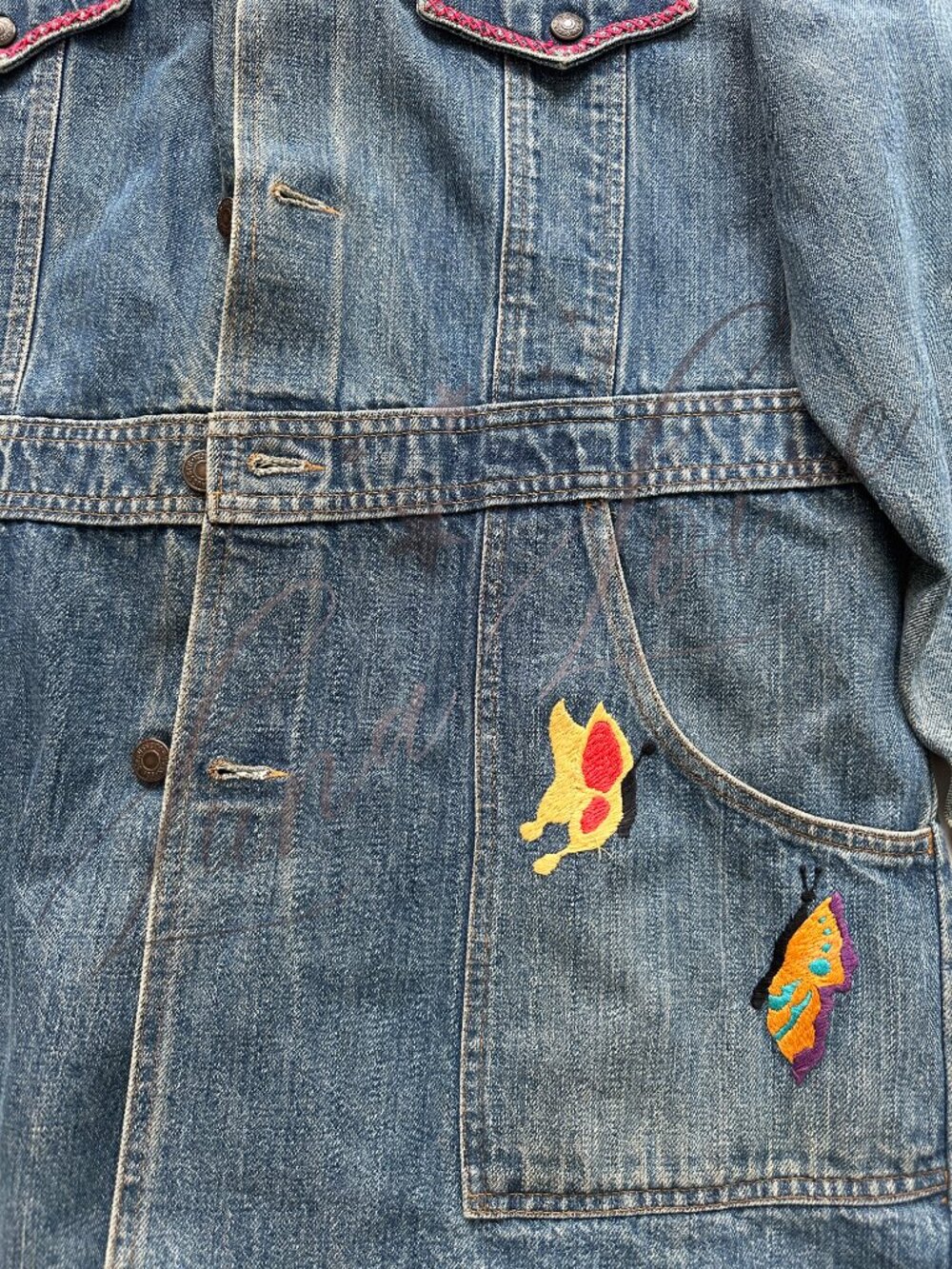 FREE PEOPLE x Levi's Embroidered Denim Jacket - EXCLUSIVE! - Picture 3 of 13